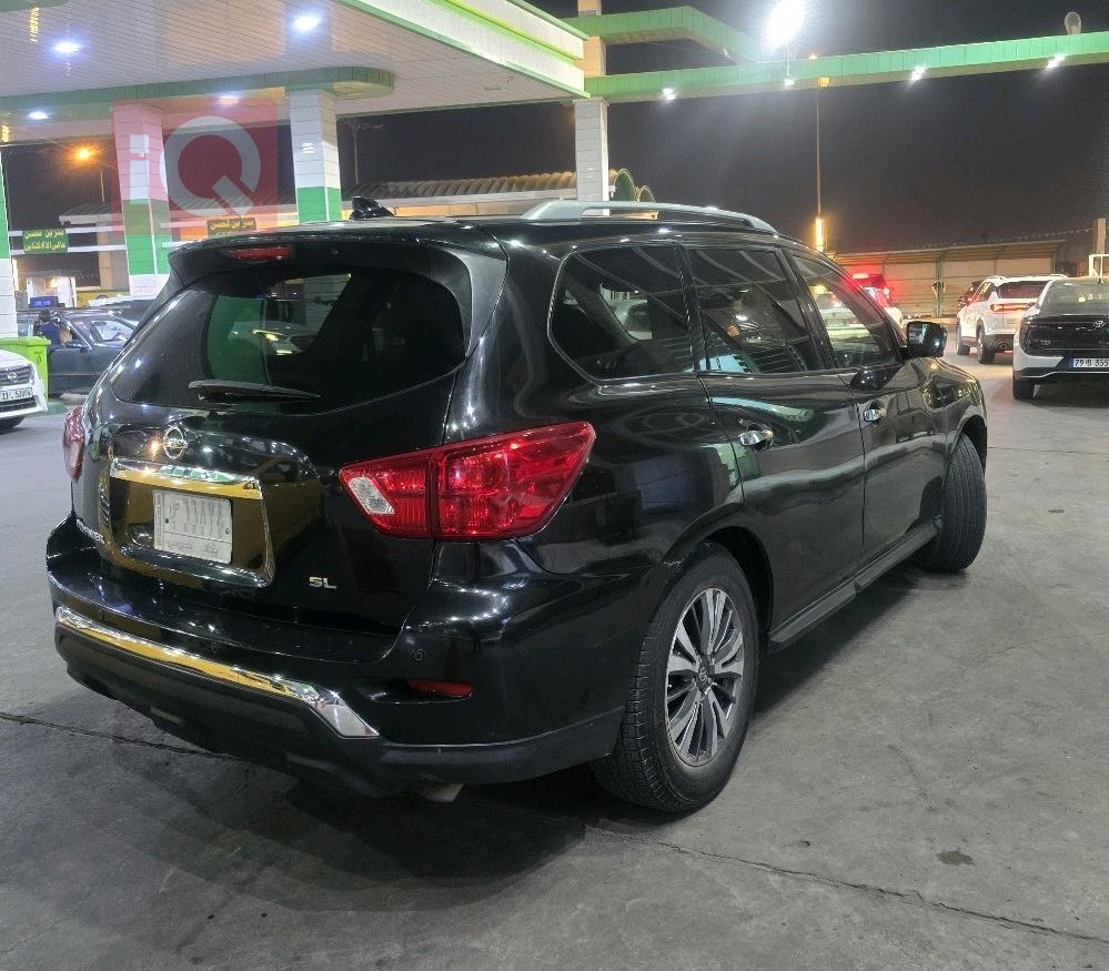 نیسان پاسفایندەر